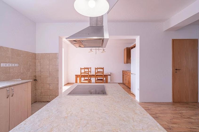 Casă cu Teren 500 Mp în Poltur