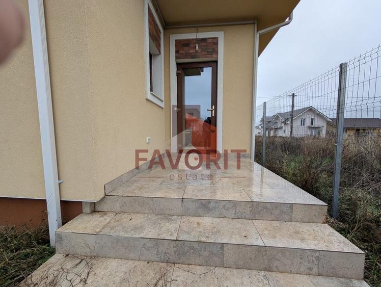 Duplex cu 3 camere cu Canalizare în Sânandrei