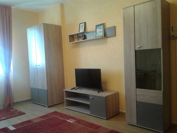 Inchiriez apartament 2 camere decomandat - 5