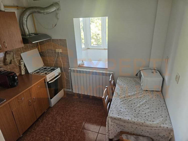 Apartament cu 2 camere decomandat, mobilat în Faleza Nord