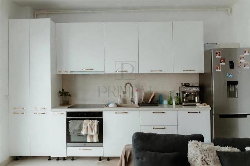 Apartament cu 3 camere decomandat, mobilat în Dumbrăvița