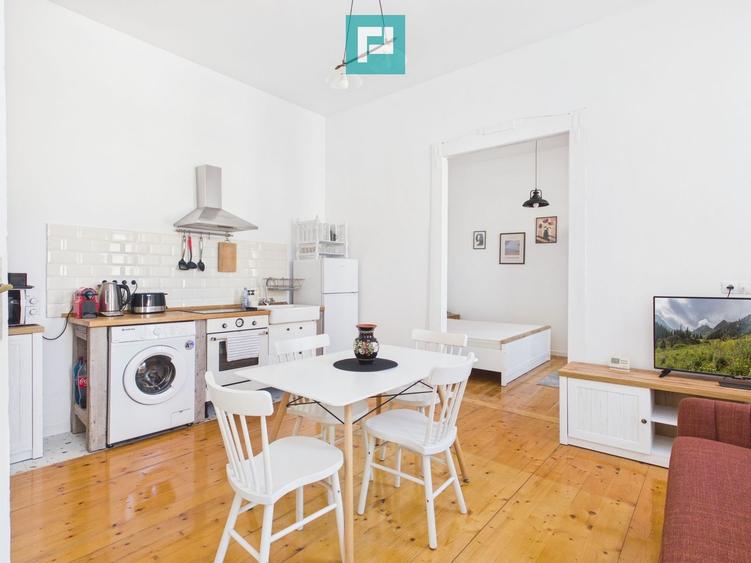 Apartament cu 3 camere decomandat în Central