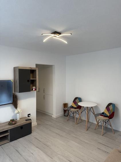 Apartament cu 2 camere semidecomandat în Brâncoveanu