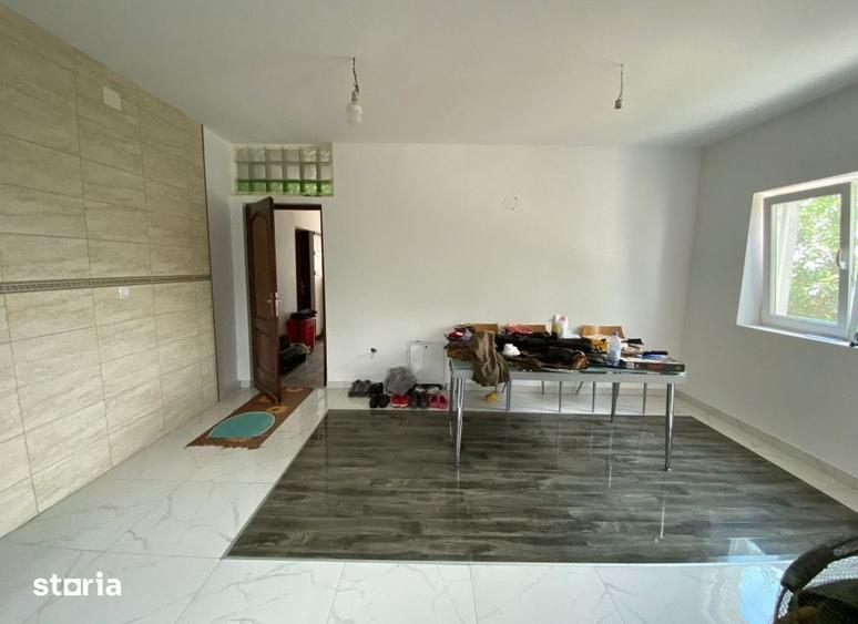 Casă cu 5 camere cu Teren 660 Mp în Miroslava