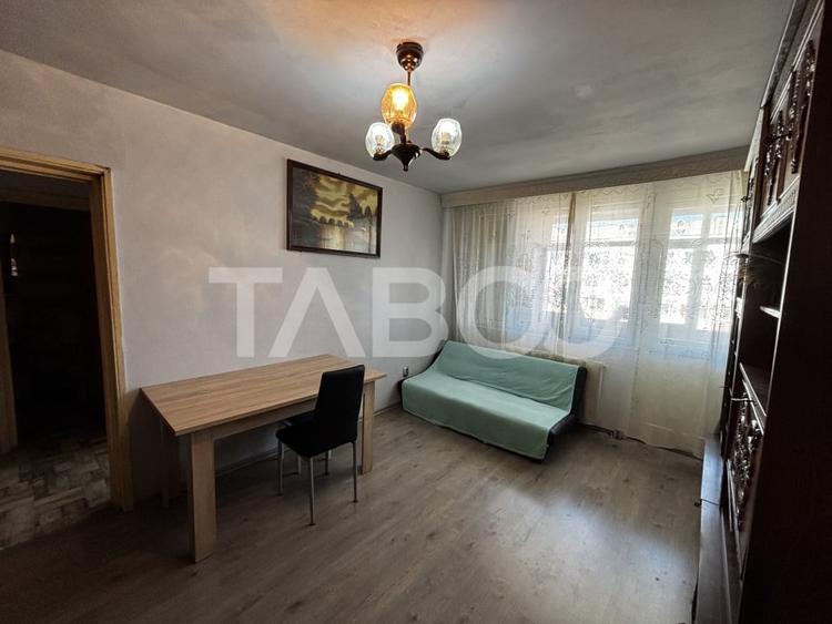 Apartament cu 2 camere semidecomandat, mobilat în Mihai Viteazul