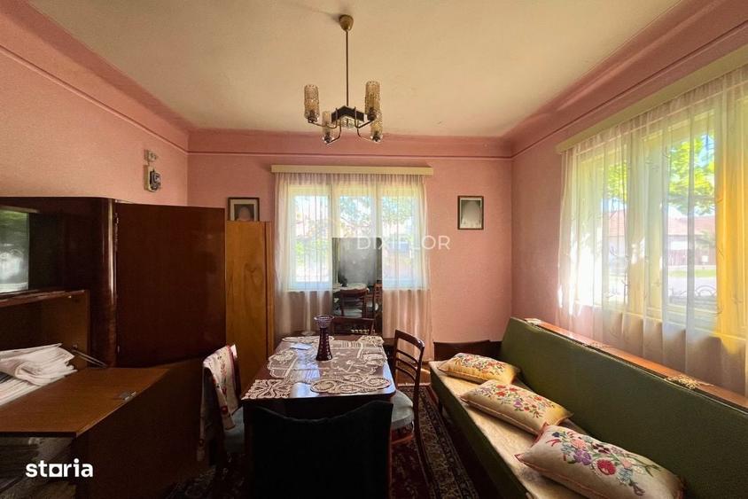 Casă cu 4 camere cu Teren 2349 Mp în Criș