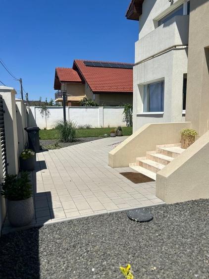 Casă individuală cu 6 camere cu Canalizare în Moșnița Nouă