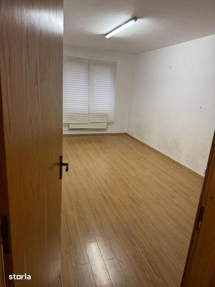 Apartament cu 4 camere în Tudor Vladimirescu