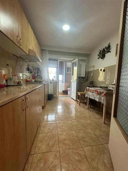 Apartament cu 2 camere decomandat în Obor