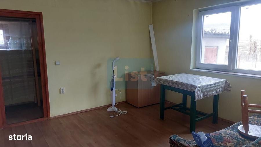 Casă cu 3 camere în Mărgău