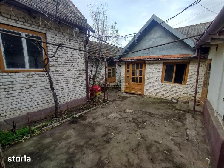 Casă cu 7 camere cu Teren 540 Mp în Berliște