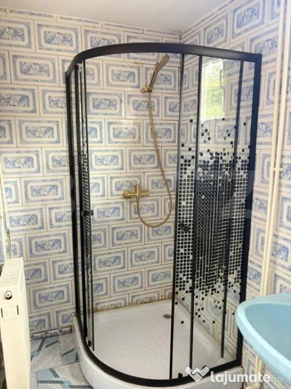 Casă cu 5 camere cu Teren 1000 Mp în Central