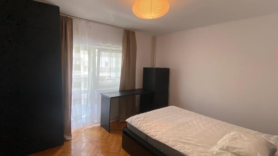 Apartament cu 3 camere decomandat în Nerva Traian