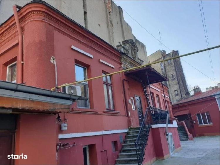 Apartament cu 3 camere în Armeneasca