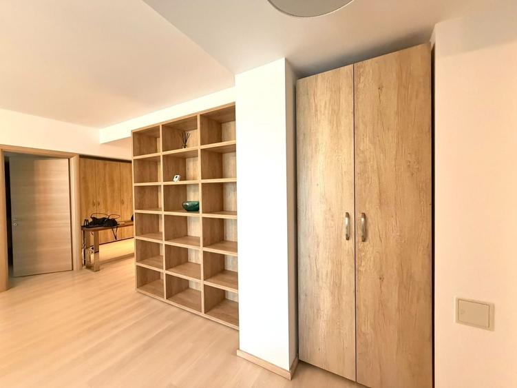 Apartament cu 3 camere, mobilat în Iancu Nicolae