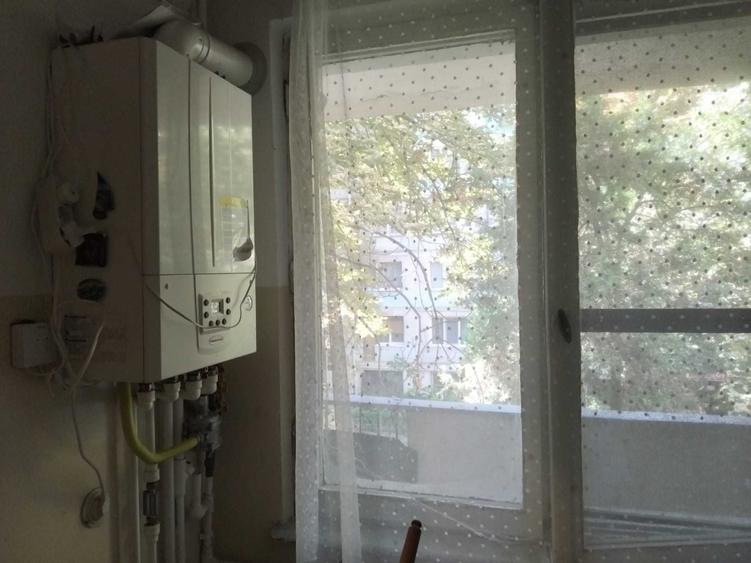 Apartament cu 3 camere semidecomandat în Sârbi