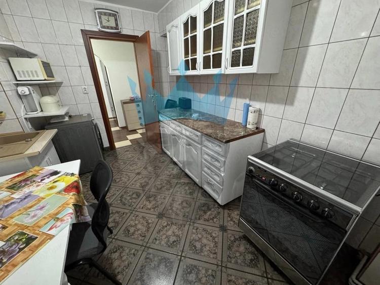 Apartament cu 3 camere decomandat în Cantacuzino