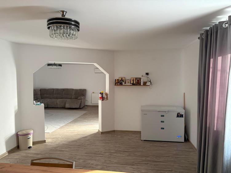 Casă individuală cu 4 camere cu Teren 600 Mp în Nisipari