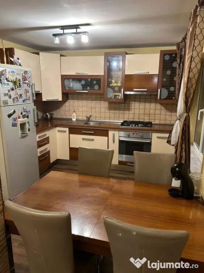 Casă cu 4 camere cu Teren 500 Mp în Malu Mare