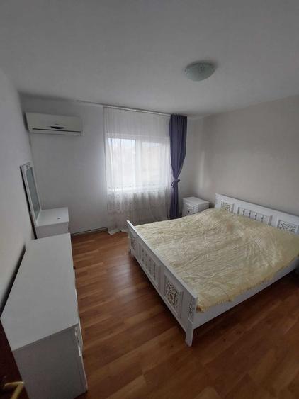 Apartament cu 3 camere decomandat în Tolstoi