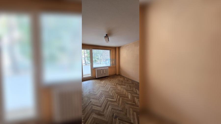 Apartament cu 4 camere decomandat în Punctele Cardinale