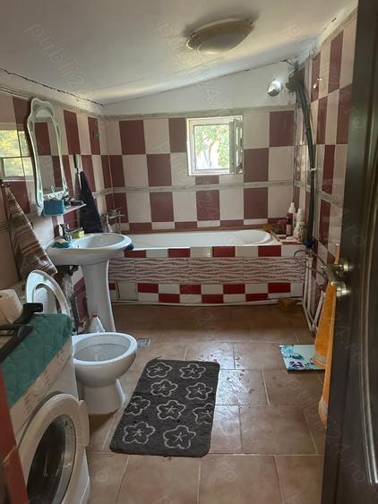 Casă cu 3 camere în Mihăești