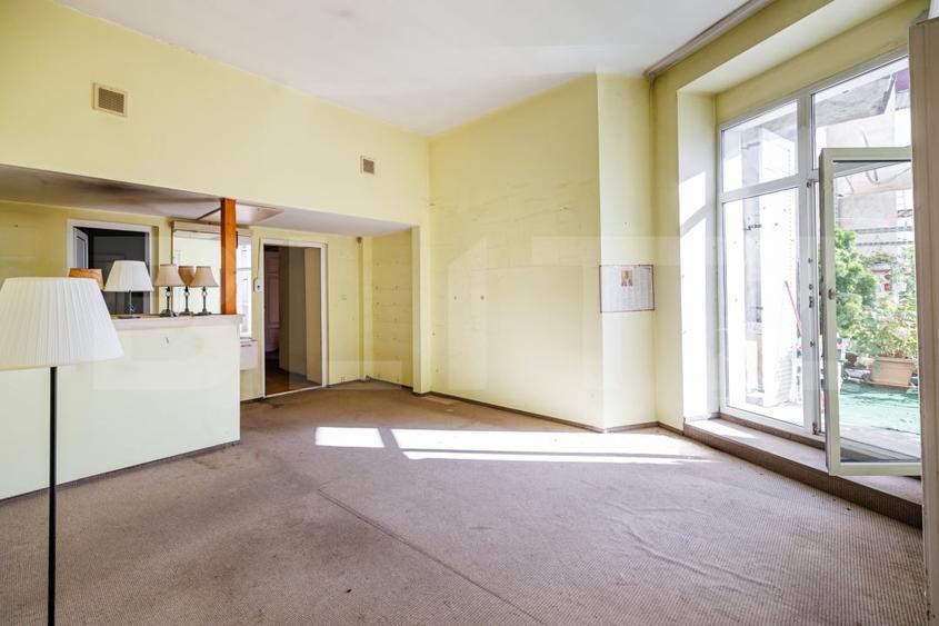 Apartament cu 5 camere decomandat în Sinaia