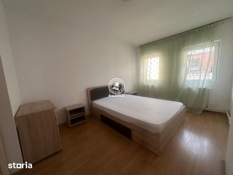 Apartament cu 3 camere decomandat în Central