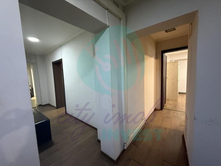 Apartament cu 4 camere decomandat, mobilat în Calea Călărașilor