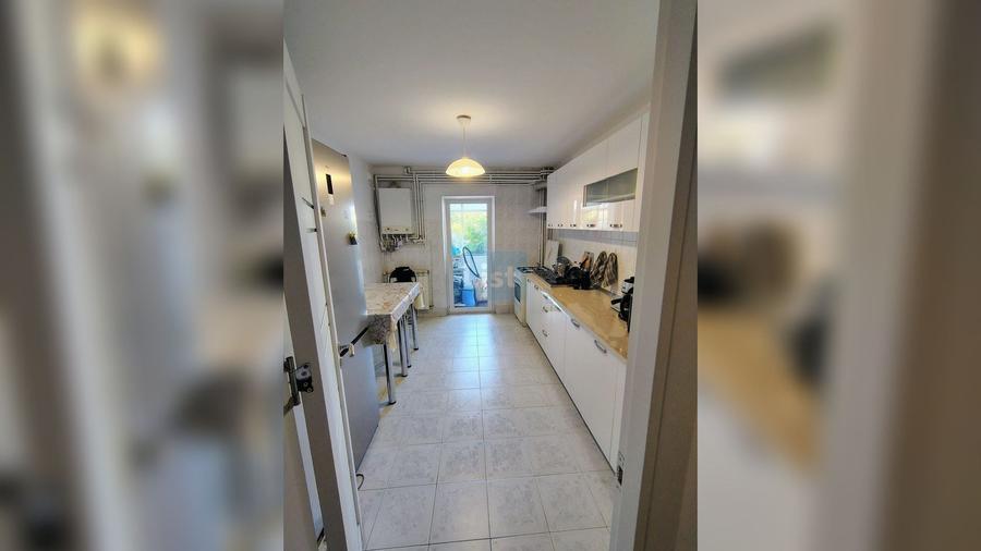 Apartament 3 camere decomandat zona FSGA - 3