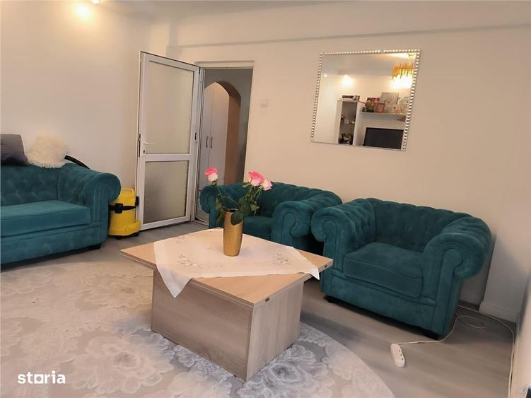 Apartament cu 3 camere, mobilat în Central