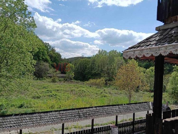 Teren extravilan de 8900 mp, în Sud-Vest