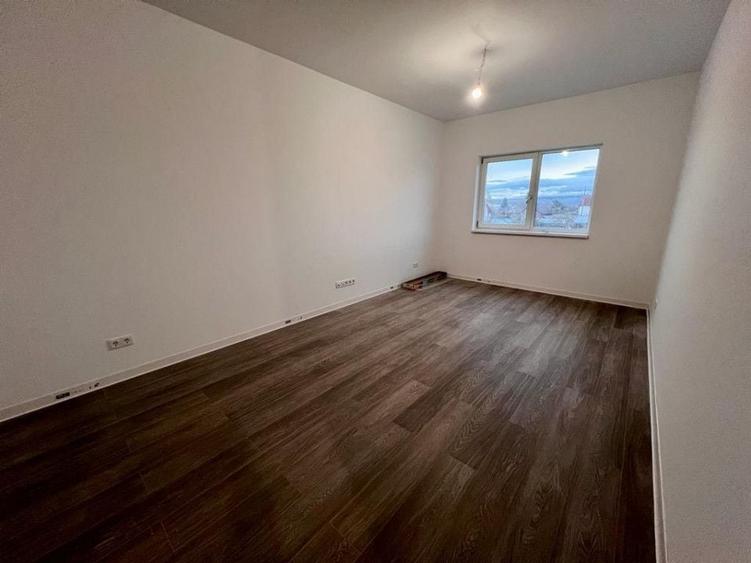 Apartament cu 3 camere decomandat în Vasile Aaron