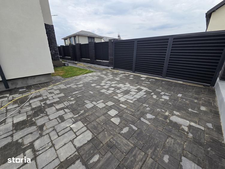 Casă cu 5 camere cu Teren 330 Mp în Central
