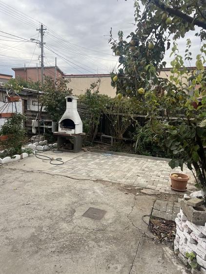 Casă cu 2 camere cu Teren 300 Mp în Central