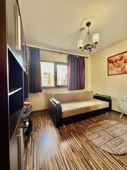 Apartament cu 3 camere decomandat, mobilat în Tineretului