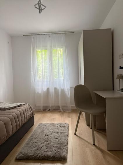 Apartament cu 3 camere, mobilat în Titan