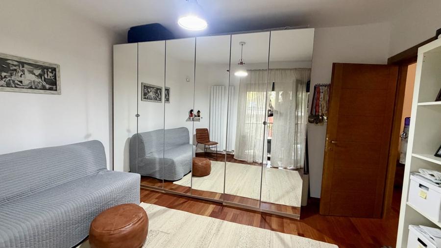 Apartament cu 3 camere semidecomandat, mobilat în Ultracentral