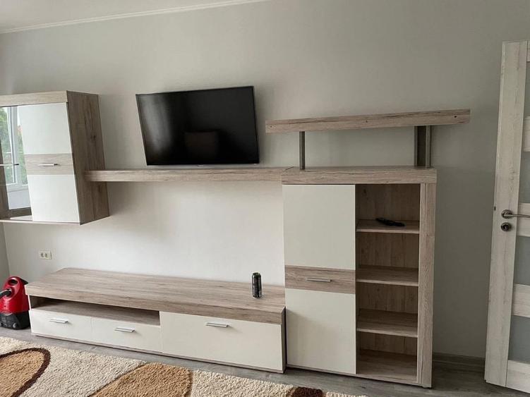 Inchiriez apartament zona Boul Rosu - 1
