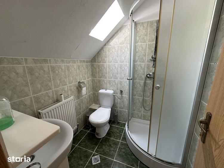 Casă cu 8 camere cu Teren 1110 Mp în Central