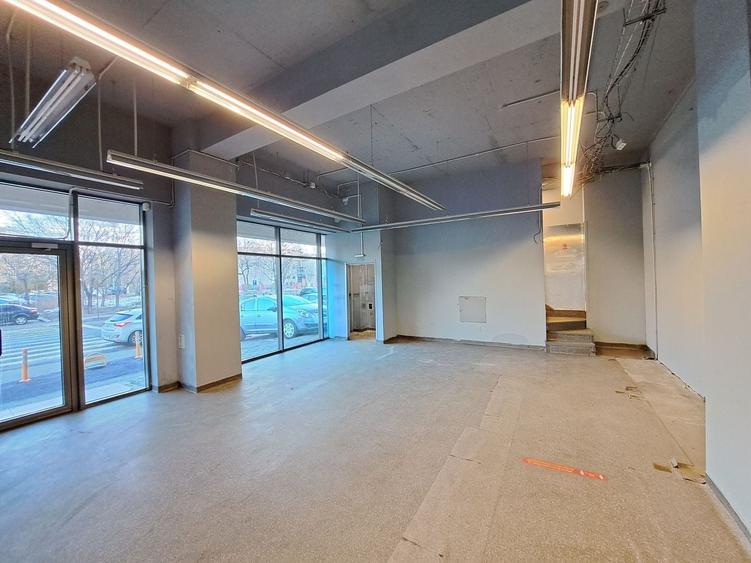Spațiu comercial, de 143.0299987793 mp, în Vitan Mall