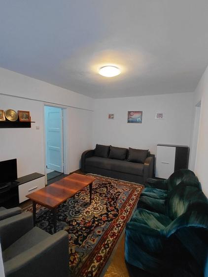 Apartament cu 2 camere semidecomandat în Sârbi