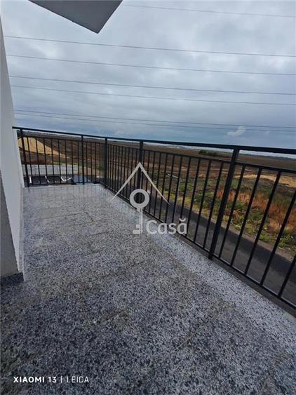 Apartament cu 3 camere decomandat în Berceni