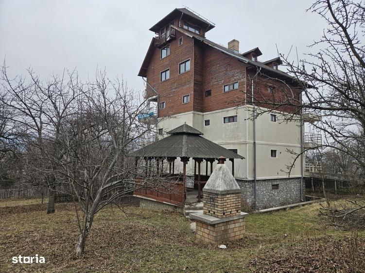 Casă cu 4 camere în Ghioșești