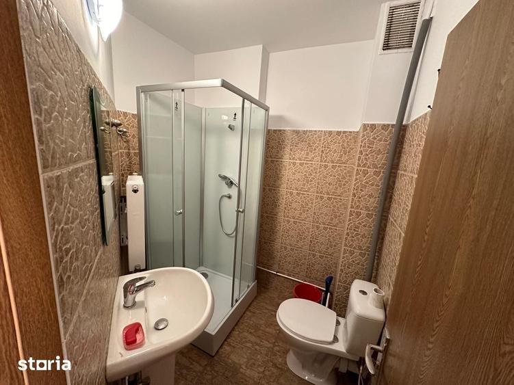 Apartament cu 3 camere decomandat în Central — fotografia 3
