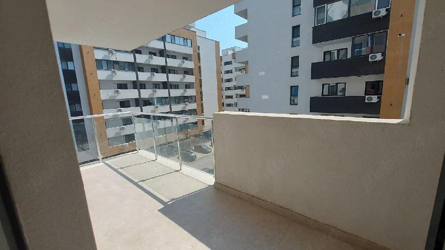 Apartament cu 2 camere semidecomandat în Berceni