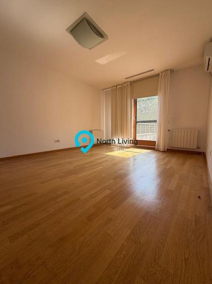 Duplex cu 6 camere cu Canalizare în Central