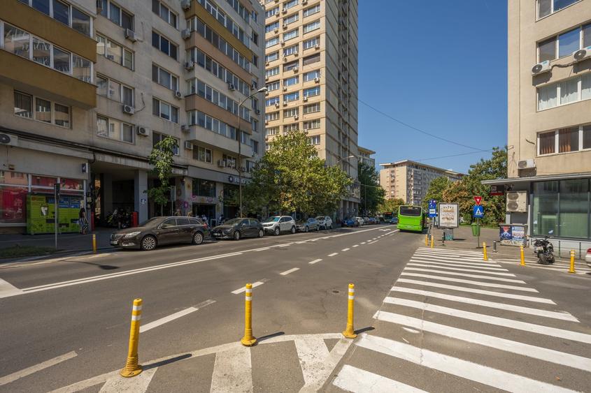 Apartament cu 2 camere decomandat în Sala Palatului