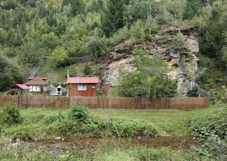Casă cu 2 camere cu Teren 425 Mp în Iara