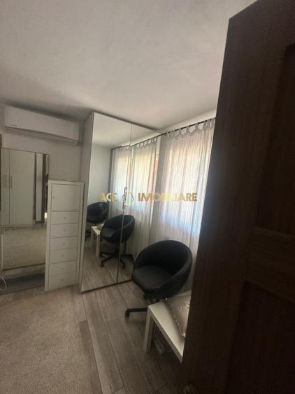 Casă individuală cu 4 camere cu Canalizare în Doamna Ghica